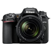 Nikon D7500+18/140 3.5-5.6 ED VR