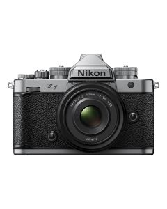 Nikon Z f+40mm f/2.0 zilver